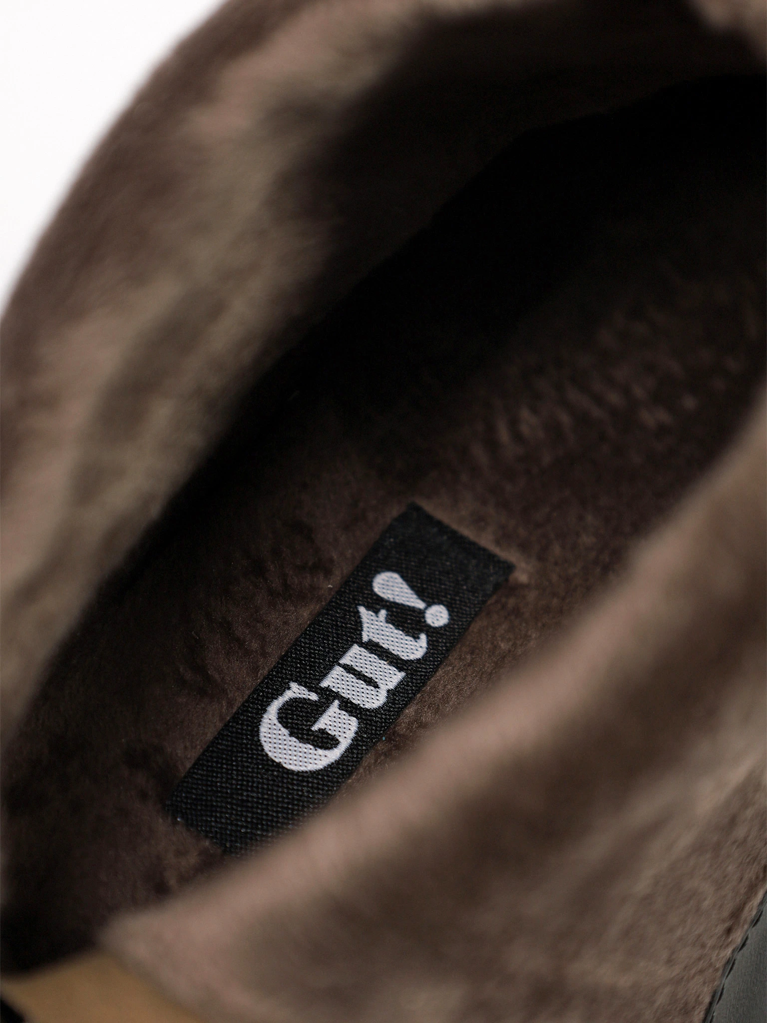 Полусапоги оливкового цвета на низком широком каблуке